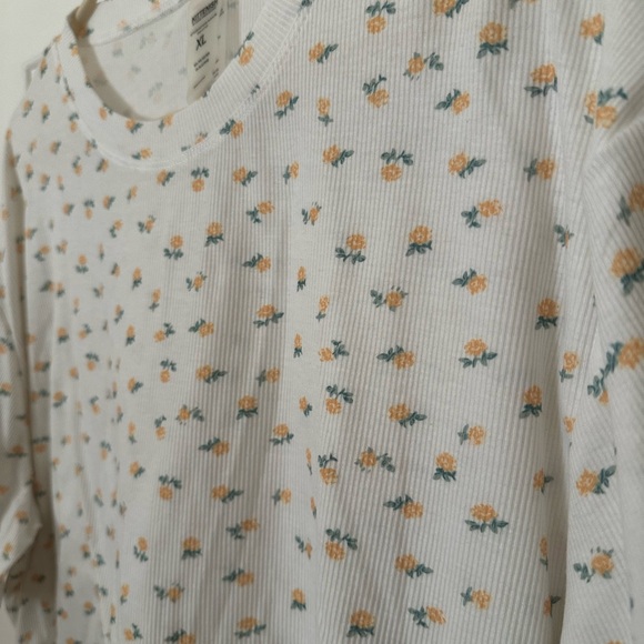 Kittenish floral crop top - Picture 3 of 4